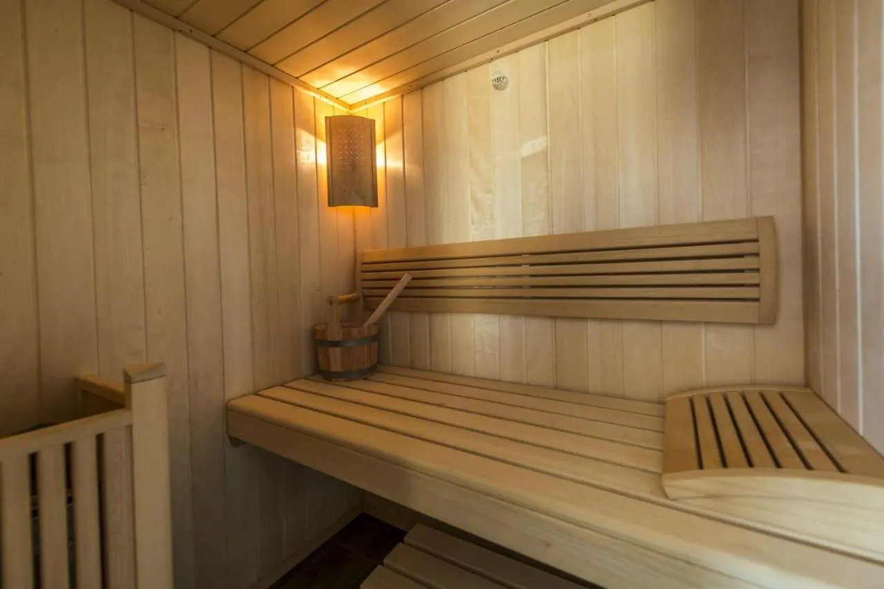 Contemporary Villa Nada With Pool And Sauna Tinjan